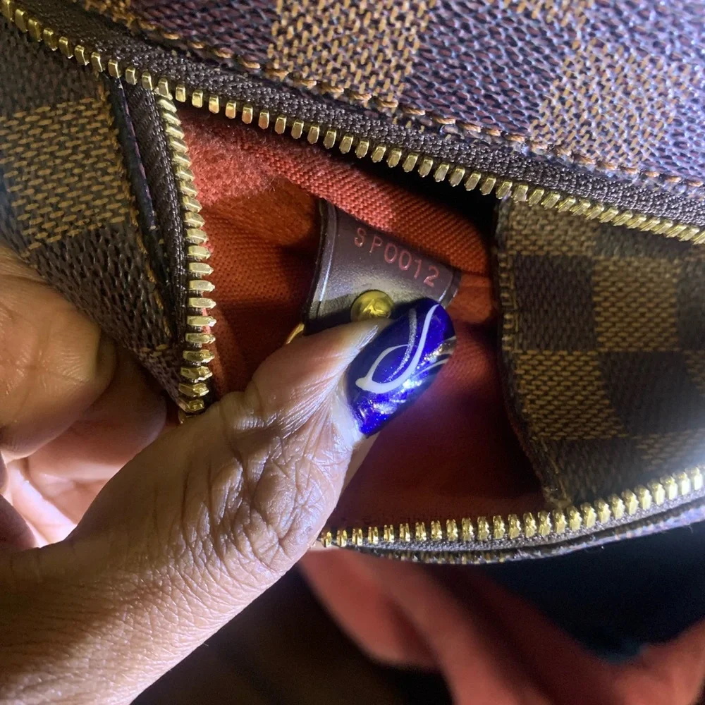 Louis Vuitton Nolita Damier Ebene Bag, great Preloved condition with wallet - Picture 13 of 17